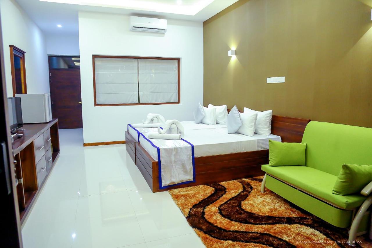 Saru Blue Sapphire Hotel Godakewela 외부 사진